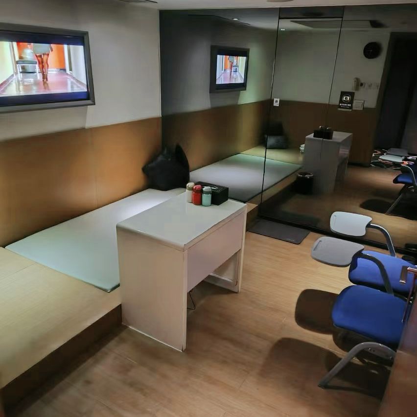 教室主題體驗，與性感老師的禁忌之戀！