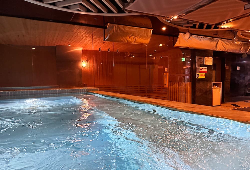 高級淋浴設備，雙人共浴的浪漫體驗！